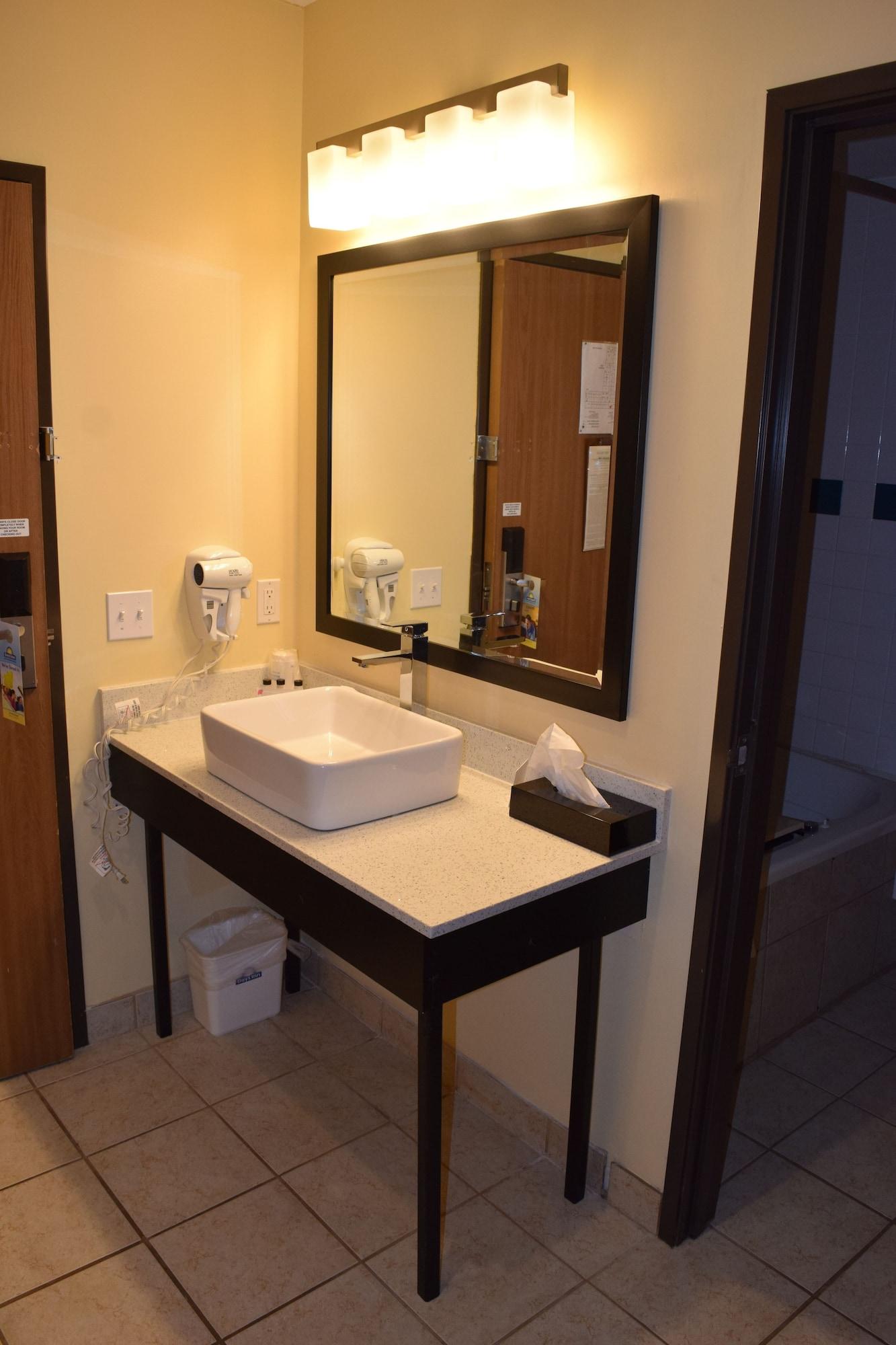 Days Inn By Wyndham Cadillac Luaran gambar