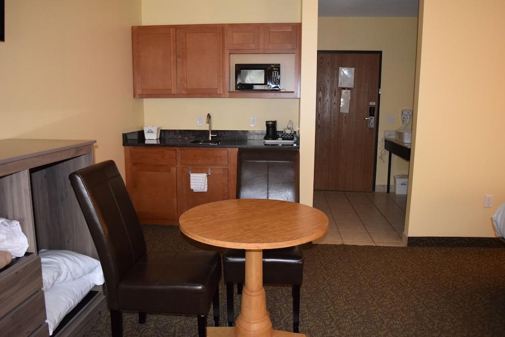 Days Inn By Wyndham Cadillac Luaran gambar